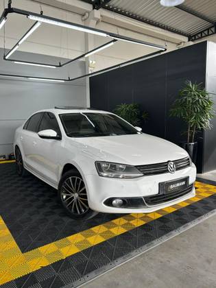 VOLKSWAGEN JETTA 2.0 TSI HIGHLINE 200CV GASOLINA 4P TIPTRONIC